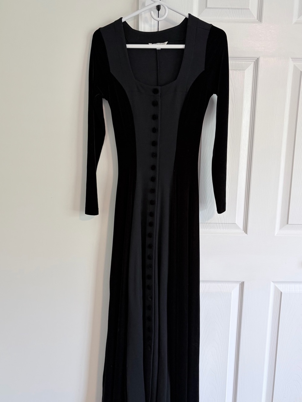 Alexia Admor Black Long Sleeve Maxi Dress with Covered Buttons